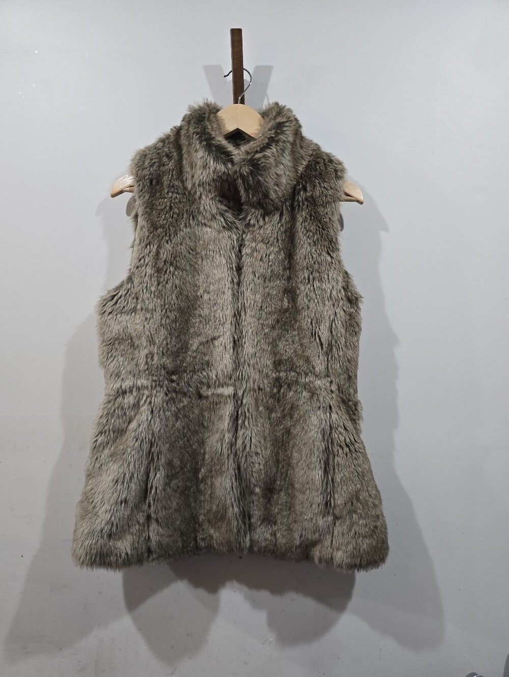 Banana Republic Faux Fur Vest S Beige Brown Longline Quilted Lined Warm Chic